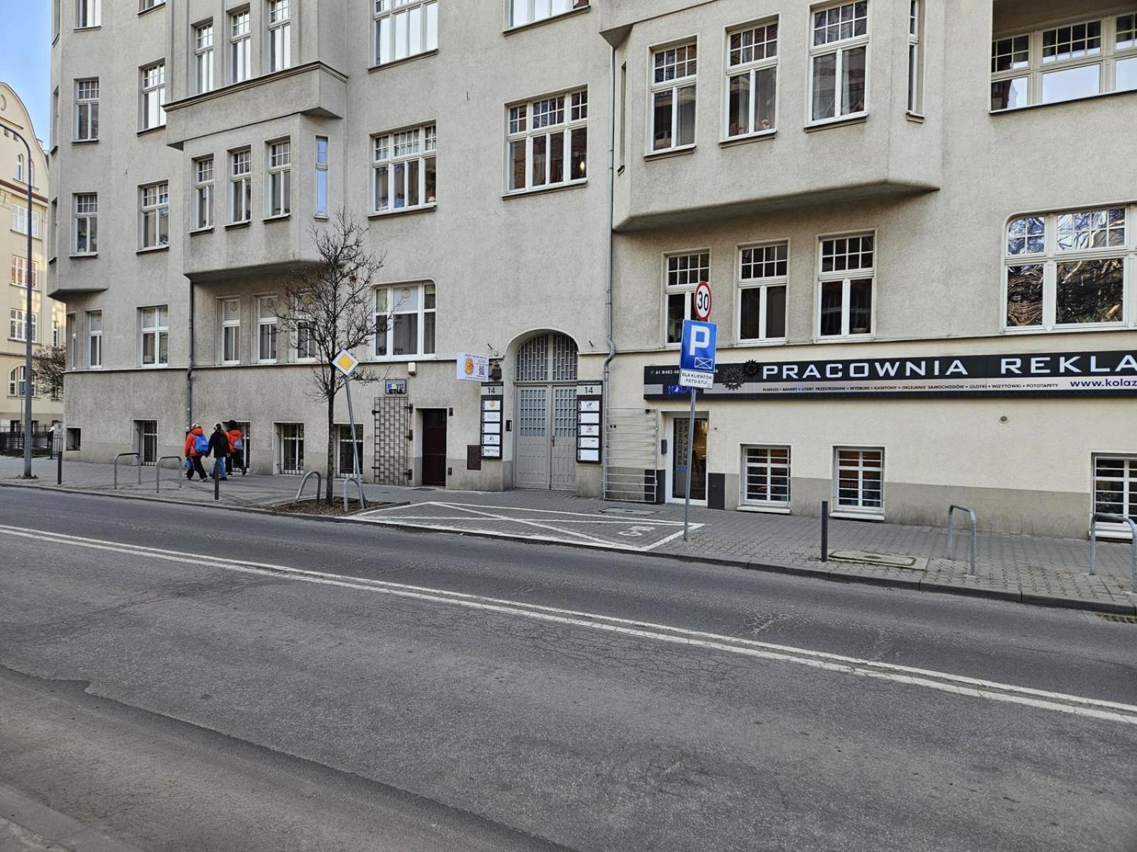 Happy House Hostel Poznan Exterior photo